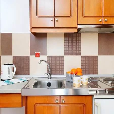 Aperito 3* بوتوس